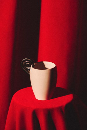 ARIES white cup with platinium horn