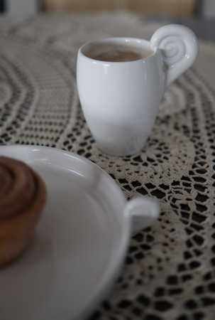 ARIES white cup with white horn